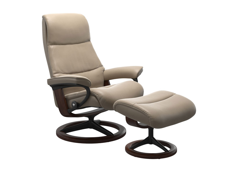 Stressless View (M) Signature Chair with Footstool 