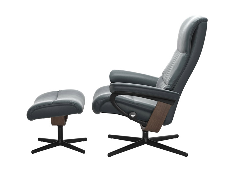 Stressless View (M) Cross Chair with Ottoman 