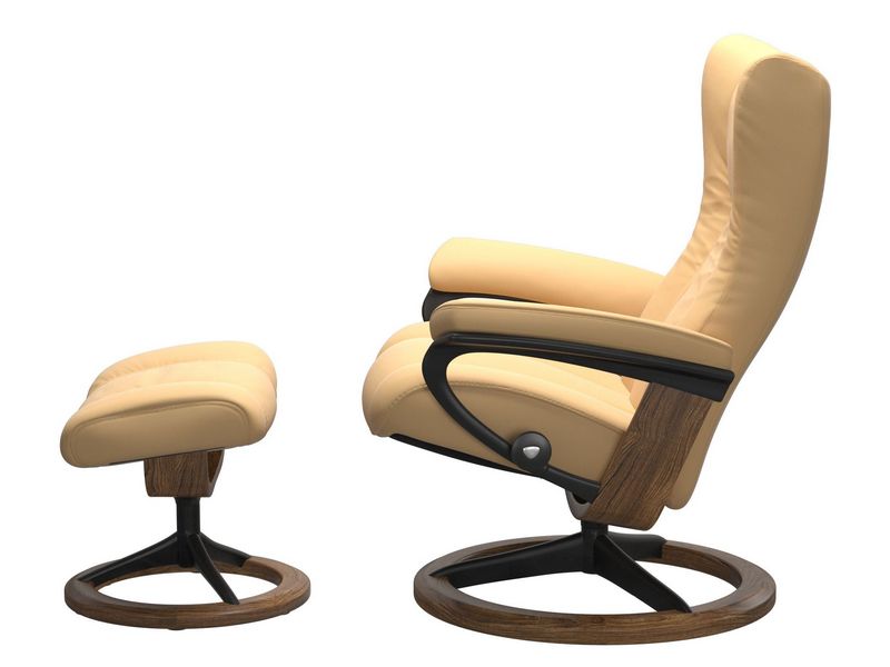 Stressless Wing (M) Signature Chair with Footstool 