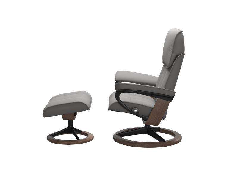 Stressless Admiral (M) Signature Chair with Footstool 