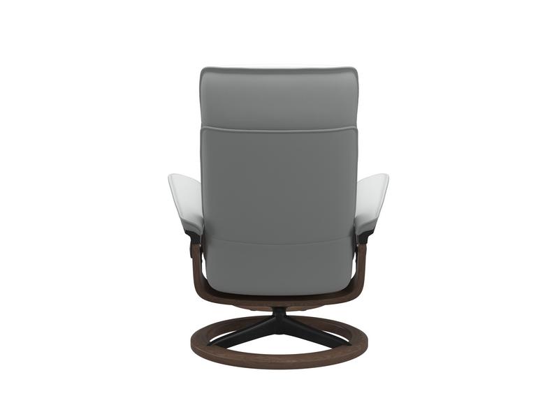 Stressless Admiral (M) Signature Chair with Footstool 