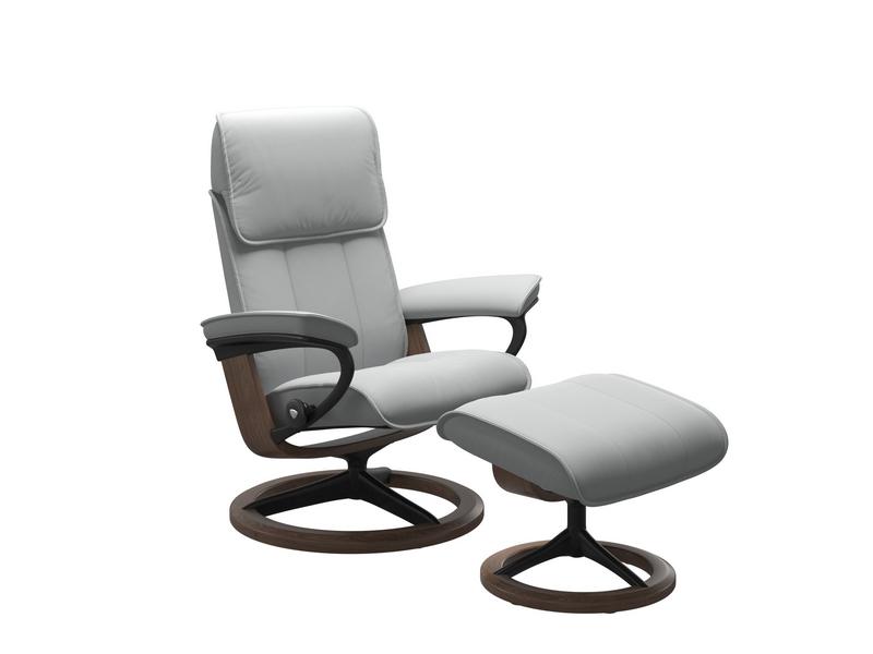 Stressless Admiral (M) Signature Chair with Footstool 