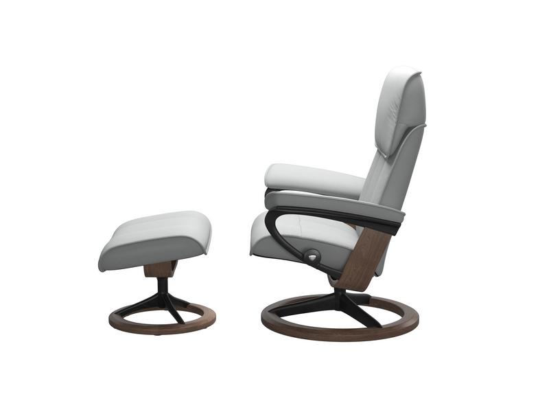 Stressless Admiral (M) Signature Chair with Footstool 