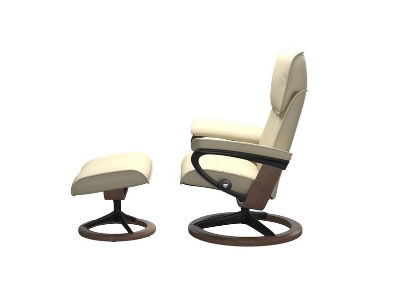 Stressless Admiral (M) Signature Chair with Footstool 