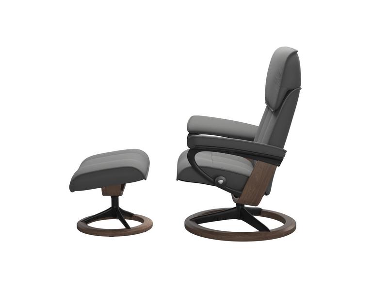 Stressless Admiral (M) Signature Chair with Footstool 