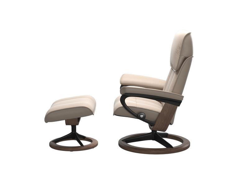 Stressless Admiral (M) Signature chair with Footstool 