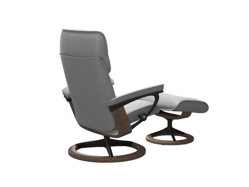 Stressless Admiral (M) Signature chair with Footstool 