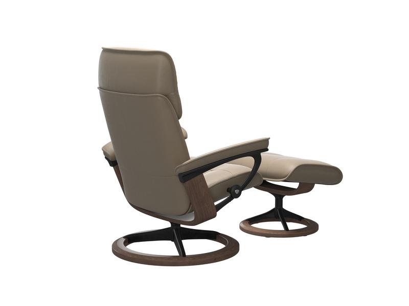 Stressless Admiral (M) Signature chair with Footstool 