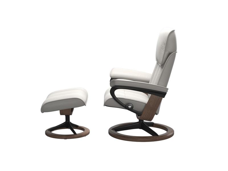 Stressless Admiral (M) Signature chair with Footstool 