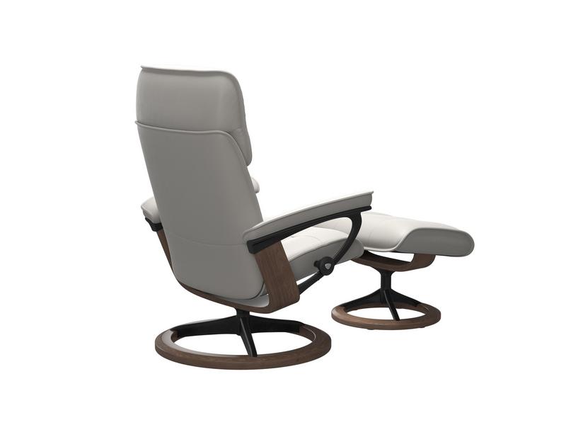Stressless Admiral (M) Signature chair with Footstool 