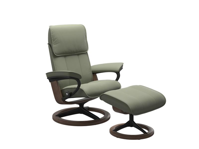 Stressless Admiral (M) Signature Chair with Footstool 