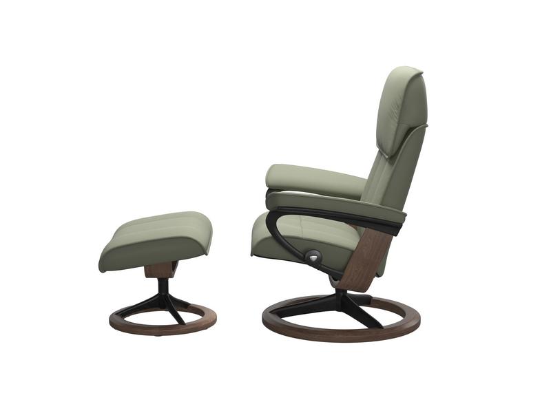Stressless Admiral (M) Signature Chair with Footstool 