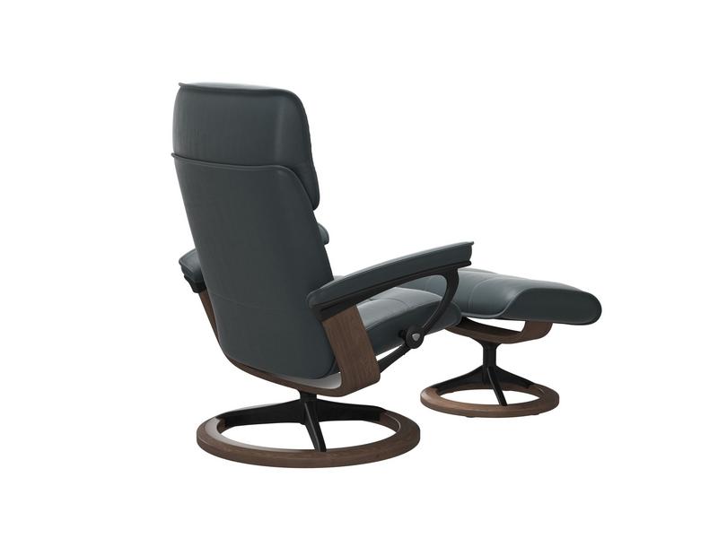 Stressless Admiral (M) Signature chair with Footstool 