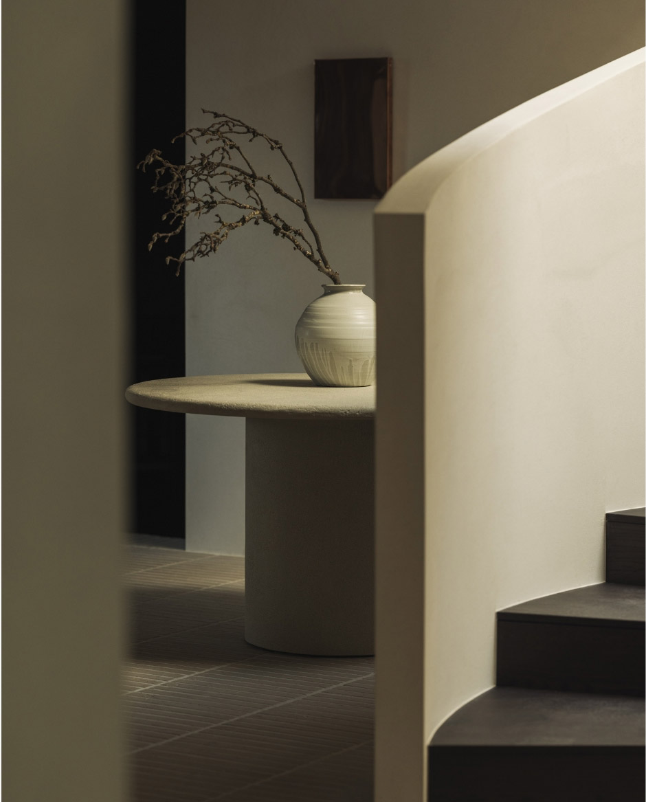 Ethnicraft solid oak furniture craftsmanship